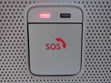 【SOSコール】急病時や危険を感じた時には、SOSコールスイッチを押してください。万が一の事故発生時には、エアバッグ展開と連動し自動通報されます。
