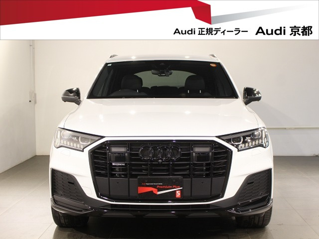 Q7ブラックスタイル プラス ディーゼル 4WD