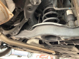 お車を安心してお乗りいただく為には、足回りの定期点検が欠かせません。サービスサポート(有償保証)では無料点検もご提供しており、安心のカーライフをお過ごしいただけるサポート体制が整っています。
