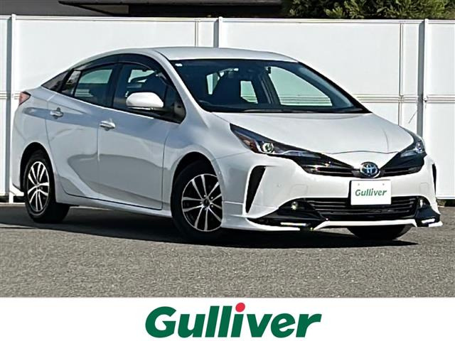 プリウス1.8 A プレミアム E-Four 4WD本革シート