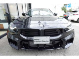 BMWの代名詞の【キドニーグリル】グリルが腎臓のように見えるので【キドニー】と呼ばれるようになりました。一目見ただけでBMWであると認識できる確固たるアイコンとして存在感を放ちます。