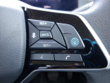 【日産プロパイロット】 高速道路の単調な渋滞走行と長時間の巡航走行で、アクセル、ブレーキ、ハンドルの操作をクルマがアシスト。快適な高速ドライブが楽しめます。