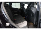 リアシートも広々とご利用頂けます。お車詳細や展示状況はフリーダイヤル(0078-6002-498412)またはBPS城東鶴見06-6933-6600迄お気軽にお問合せ下さい。