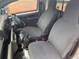 運転席・助手席シート廻りは使用感も少なく、良好な状態となっています。丁寧に使われていたことがよくわかりますね。