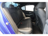 リアシートも広々とご利用頂けます。お車詳細や展示状況はフリーダイヤル(0078-6002-498412)またはBPS城東鶴見06-6933-6600迄お気軽にお問合せ下さい。