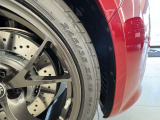 リアは285/30ZR19