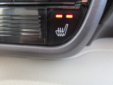 運転席にシートヒーターがあるので寒い時期でも快適ですね!