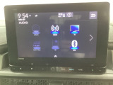 ナビゲーションはフルセグTV、インターナビ対応のGathers純正メモリーナビを搭載しています。Bluetoothオーディオ機能がありますので、スマートフォンなどの音楽も再生できます。