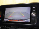 バックモニターも装備しております。バックギアに入れるとナビ画面に車の後方が映し出されます。これで後方確認も安心!