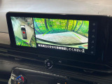 【アラウンドビューモニター】専用のカメラにより、上から見下ろしたような視点で360度クルマの周囲を確認することができます☆死角部分も確認しやすく、狭い場所での切り返しや駐車もスムーズに行えます。