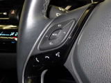 ステアリングスイッチ装備!運転しながら手元でオーディオの操作などができます。