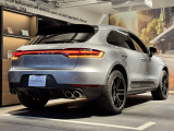 装着オプション:20インチMacan Turboホイール(ハイグロスブラック) 14way電動調節パワーシート/メモリーパッケージ シートヒーター(フロント/リア) フロアマット