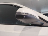 【BMWミラー】視認性の高いスタイリッシュなミラー。自動防眩機能も付いており夜間のドライビングをサポートします。