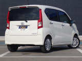 オリックス認定中古車は厳選した上質な車輌のみをお届け致します。全車にプロの職人による徹底した内外装の清掃、磨き上げ処理を施しております。