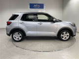 優れた走行性能に加え、様々なライフスタイルに合った使い方を可能にするSUV♪