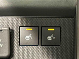寒い日のドライブを快適にする運転席&助手席シートヒーターが付いてます。アクセサリーソケット(12V/120W)も装備されています。
