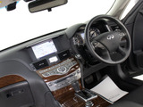 ★使いやすさや安全性を追求したステアリング周り!高級車ゆえにスイッチ類が多いのも特徴ですね!考え尽くされた配置ですぐに使いこなす事が出来ますのでご安心下さい!是非、体感してみて下さい!!