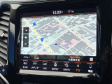 ●純正ナビ:一体感のあるナビは、高級感ある車内を演出してくれます。オーディオ機能も充実しておりますので、運転もより楽しめます♪