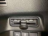 ハンドルの左下にETCがついています。高速道路の料金所の通過も楽々です。 カードの取り出しもしやすい場所についています。