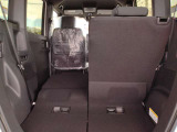 ◇シートアレンジ◇  分割可倒式です。必要な時に倒して、荷物を積み込むことができます!