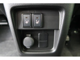 【運転席助手席シートヒーター】じんわりあたたまるうれしいシートヒーター◎エアコンの乾いた風がちょっと苦手という方も安心◎寒い冬には、うれしい機能◎