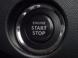 【プッシュスタート】キーが車内にあれば、エンジンの始動・停止はブレーキを踏んでスイッチを押すだけ!キーを取り出す手間を省き、ワンプッシュで操作するので簡単でスムーズ!