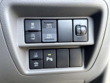 4WDスイッチ、VDCOFFスイッチ、LDW(車線逸脱警報)OFFスイッチ、 エマージェンシーブレーキOFFスイッチ、アイドリングストップOFFスイッチ、バックソナーブザーOFFスイッチ・ヘッドランプレベライザー