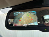バック時にはルームミラーに、自車の真後ろの映像を映してくれますので楽々駐車が可能です(^_^)-☆