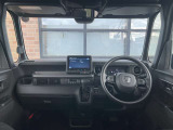 運転席・助手席の圧迫感がなくロングドライブも快適です