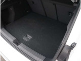 Audi正規ディーラーが高品質をお約束。高度な訓練・教育を受けたAudi専任メカニックが、100項目にもおよぶ精密な点検を実施いたします。すべてをクリアしたAudi車だけが、あなたのお手元に届けられるのです。