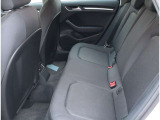 Audi正規ディーラーが高品質をお約束。高度な訓練・教育を受けたAudi専任メカニックが、100項目にもおよぶ精密な点検を実施いたします。すべてをクリアしたAudi車だけが、あなたのお手元に届けられるのです。