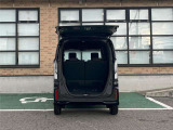 リアゲートオープン時です。高い荷物も積載可能です。