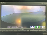 ギヤをR(バック)に入れるとナビの画面に後ろの映像が映るリアカメラ付です。後退時、コンディションが悪い視界でもカラーバックモニターがドライバーをサポートします。