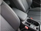 Audi正規ディーラーが高品質をお約束。高度な訓練・教育を受けたAudi専任メカニックが、100項目にもおよぶ精密な点検を実施いたします。すべてをクリアしたAudi車だけが、あなたのお手元に届けられるのです。