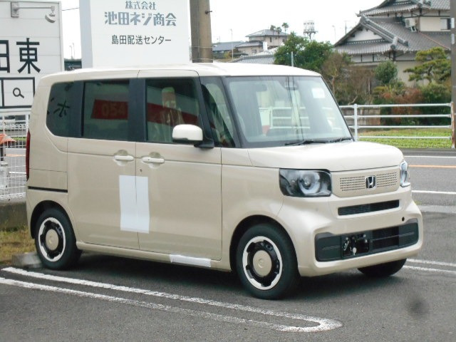 N-BOXファッションスタイル モノトーン