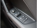 Audi正規ディーラーが高品質をお約束。高度な訓練・教育を受けたAudi専任メカニックが、100項目にもおよぶ精密な点検を実施いたします。すべてをクリアしたAudi車だけが、あなたのお手元に届けられるのです。