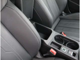 Audi正規ディーラーが高品質をお約束。高度な訓練・教育を受けたAudi専任メカニックが、100項目にもおよぶ精密な点検を実施いたします。すべてをクリアしたAudi車だけが、あなたのお手元に届けられるのです。