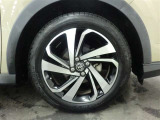 お洒落は足元から♪純正アルミホイール装着です!