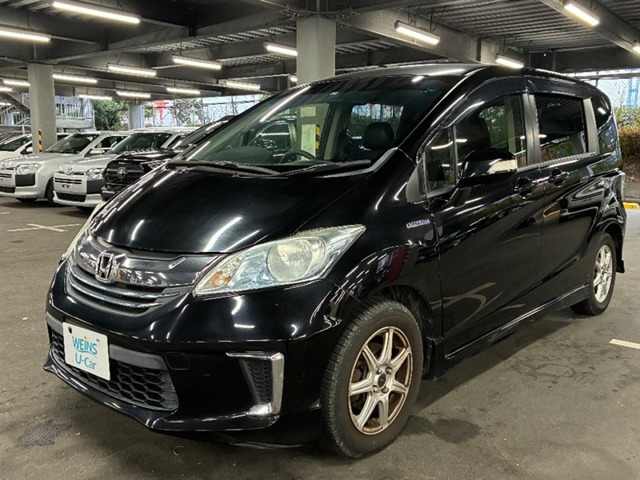 フリードハイブリッド1.5 プレミアムエディション