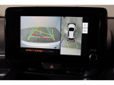 パノラミックビューモニター付きです。車両を上から見たような映像をディスプレイオーディオ画面に表示。運転席からの目視だけでは見にくい、車両周辺の状況をリアルタイムでしっかり確認できます。