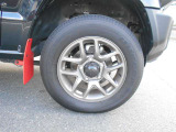 純正アルミホイール装着車です。