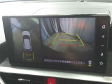 バックガイドモニターで、後方を確認しながら安心して駐車することができます。運転初心者も熟練者も必須の機能ですよ!