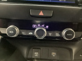 オートエアコンがついてますので、簡単操作で快適に過ごせます。リア熱線のスイッチの中に、雪道に対応したサイドミラーヒーターも入っています。