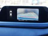バックカメラを標準装備。駐車場などでの取り回しもスムーズに行っていただけます。