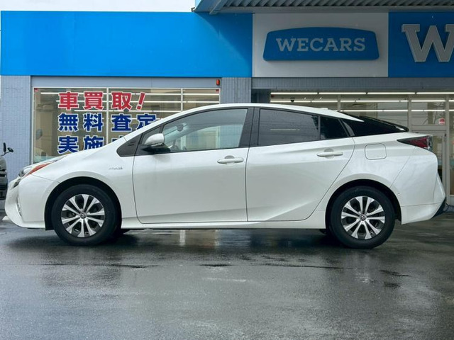 プリウス1.8 A E-Four 4WD