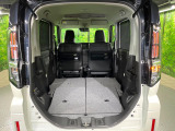 後席を格納すると、これだけの広さが!シーンに合わせたシートアレンジで、大きな荷物も積むことが出来ます♪