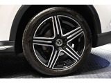 メルセデスの認定中古車「サーティファイドカー」では、万一お車が故障した場合も、ご購入後1年間もしくは2年間※は走行距離にかかわらずメルセデス・ベンツ正規サービスネットワークで無料修理いたします