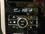 AUTOエアコンを装備しています♪室内の温度を設定するとセンサーが室温を感知して、温度、風量を自動的にコントロ-ルして快適な空間を作ってくれます!