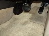 足元回り・フロアマットもしっかり洗浄しております。
