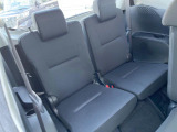 3列目シートはもちろん状態良好☆大人でもゆったりと座って頂けますので、大人数でのお出かけもラクラクです♪ご家族で、気の知れた仲間で、ドライブに行くのが楽しみですね♪